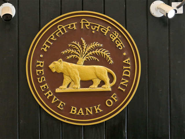 Rbi Rbi Says No Data On Demonetised 500 1 000 Notes Used At Petrol Pumps The Economic Times