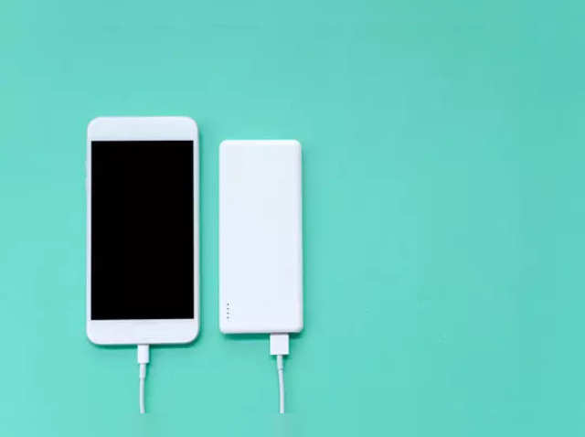 Top 5 Best Power Banks for iPhone 12 