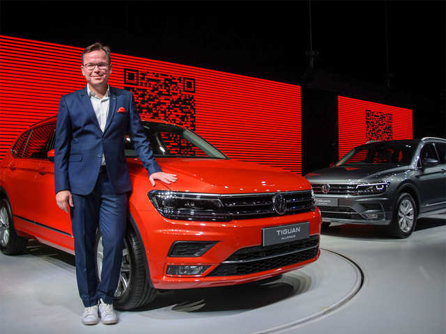 https://img.etimg.com/thumb/width-640,height-480,imgsize-228841,resizemode-75,msid-74516121/industry/auto/cars-uvs/volkswagen-launches-tiguan-allspace-priced-at-rs-33-12-lakh-in-india/untitled-5.jpg