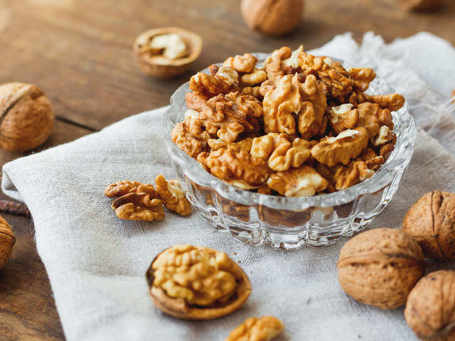 Having two ounces of walnuts a day may help keep breast cancer at