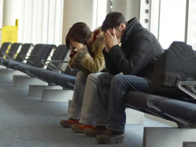 couple-fight-airport_ThinkstockPhotos