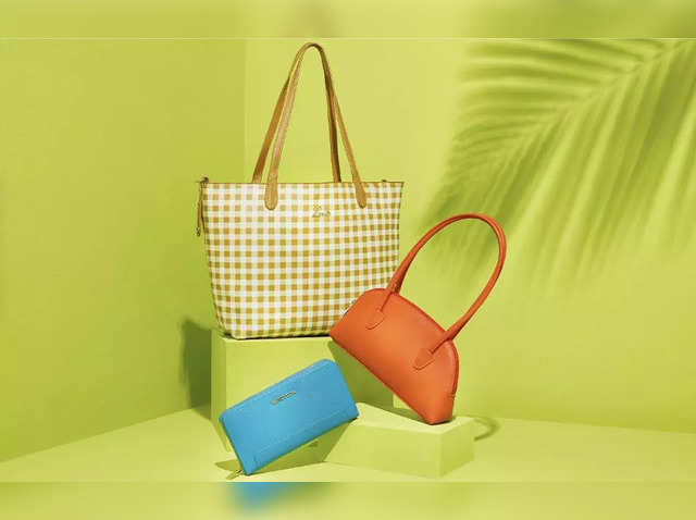 amazon sale: Amazon Wardrobe Refresh Sale: Spotlight Deals on Ladies'  Handbags - The Economic Times