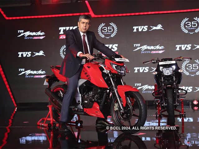 Tvs Motor Company Launches 2018 Tvs Apache Rtr 160 4v The