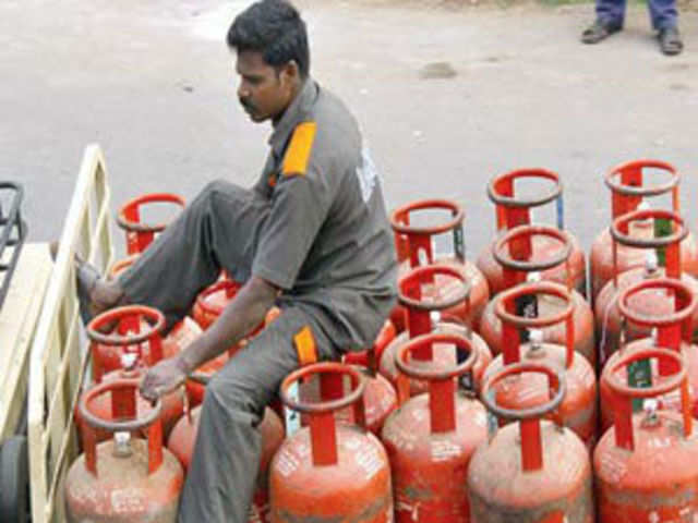 Users May Get To Keep Both Lpg Png Connections The Economic Times