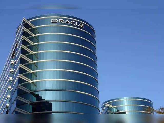 https://img.etimg.com/thumb/width-640,height-480,imgsize-25904,resizemode-75,msid-100953619/tech/technology/oracle-beats-quarterly-revenue-estimates-on-cloud-services-demand/oracle-fourth-quarter.jpg