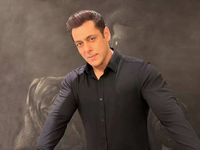 salman: Salman Khan completes 35 years in Bollywood, thanks audience for  their love - The Economic Times