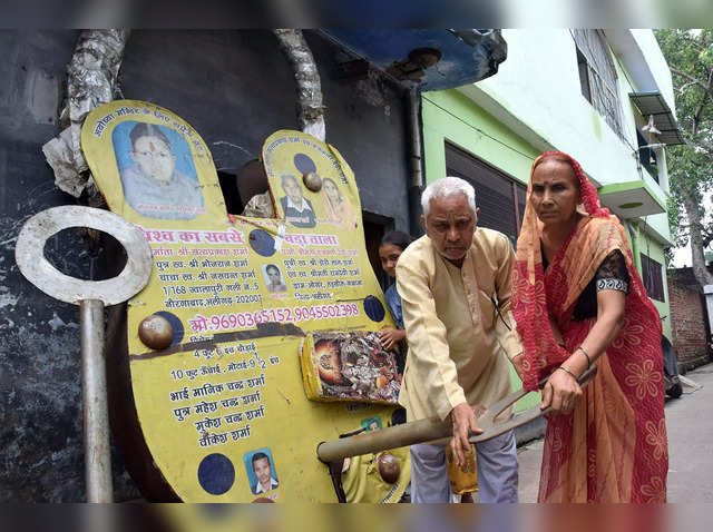 aligarh: 66-year-old locksmith crafts massive handmade lock for