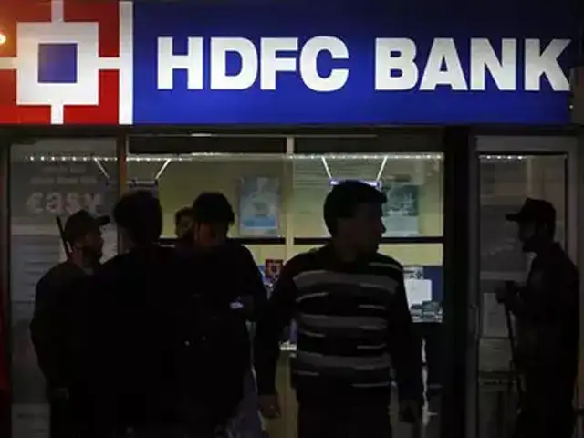 hdfc bank hdfc bank s deposits rise 25
