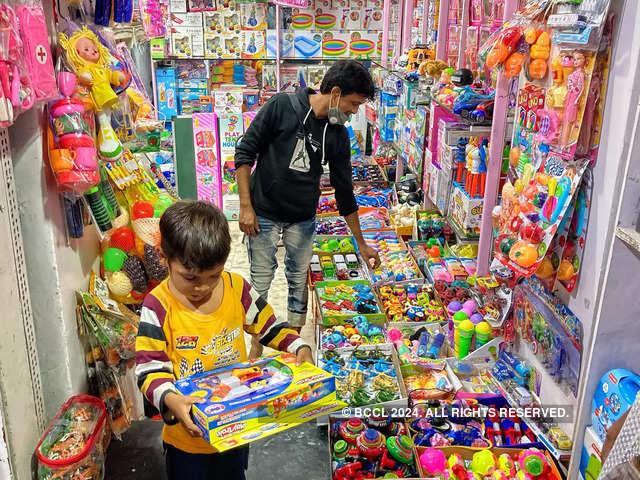 Top 22 Coolest Toy Stores in the USA That Your Kids Will Love (2023)