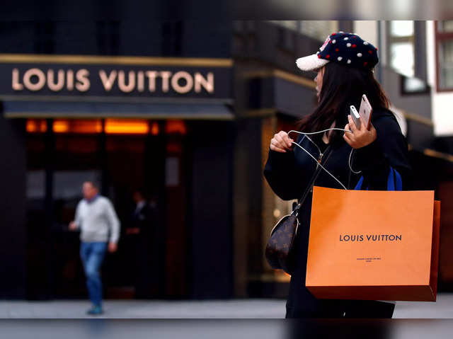 arnault: LVMH names new Louis Vuitton CEO, puts Arnault daughter