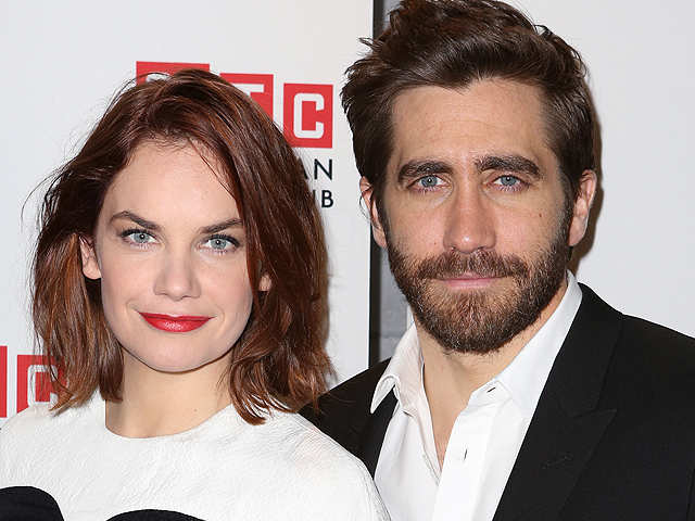 Jake Gyllenhaal Ruth Wilson Spotted Kissing The Economic Times