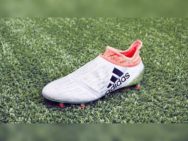 Heiligdom beklimmen Trouw Adidas Football Shoes: Best Adidas Football Shoes in India for Being Frisky  on the Ground - The Economic Times