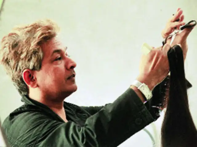 Mohammad Rafi Lose Six Inches Of Hair In Five Minutes With Jawed Habib The Economic Times Be carefree even if the wind messes your lovely tresses. mohammad rafi lose six inches of hair