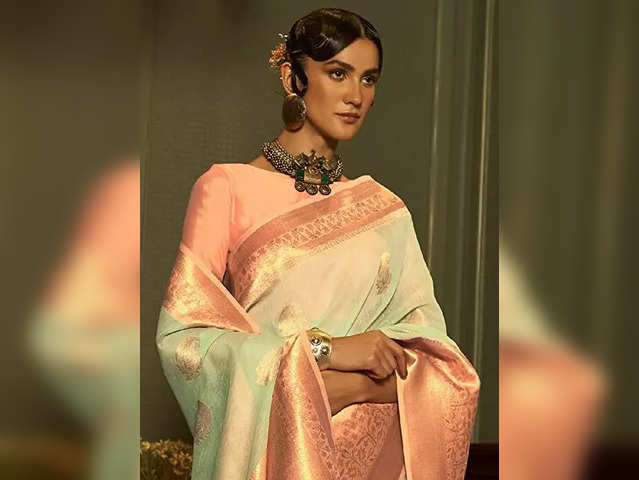 VISHNU WEAVES Women's Banarasi Linen Saree With Blouse Piece  (EVA-PAN-GREEN_Green) : Amazon.in: Fashion