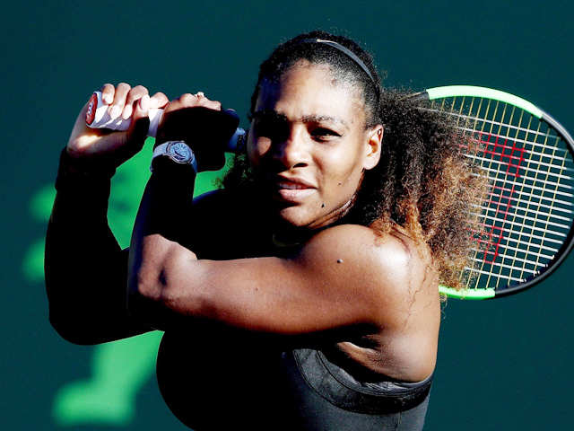 Serena Williams talks fashion, not fouls at Las Vegas event