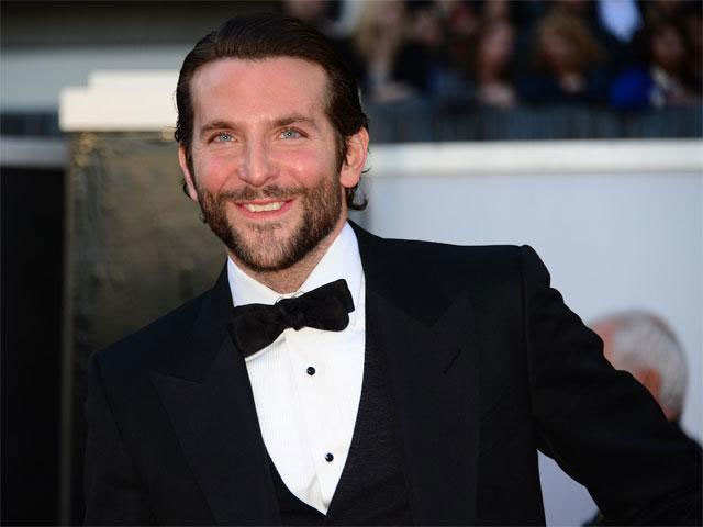 Bradley Cooper Bulks Up In American Sniper Trailer The