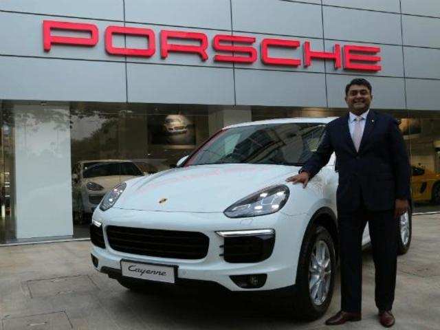 2015 Porsche Cayenne Launched In India At Rs 102 Crore