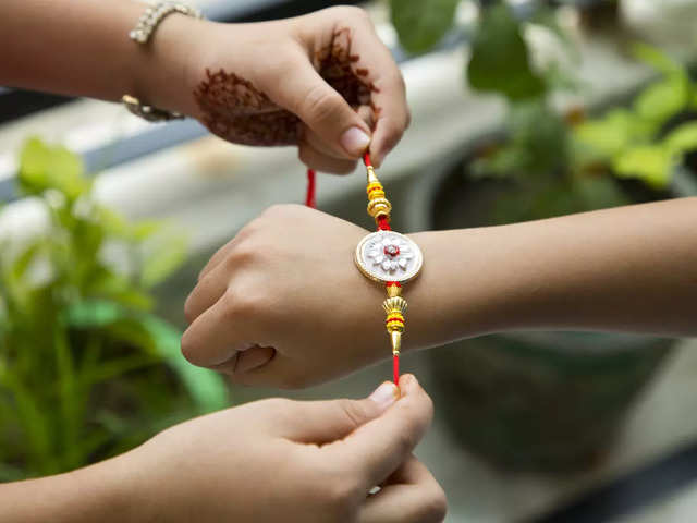 Raksha Bandhan Thoughtful Gift Guide - Weddingplz Blog