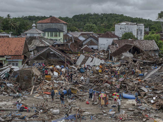 Run A Wave Is Coming Panic And Devastation After Indonesian