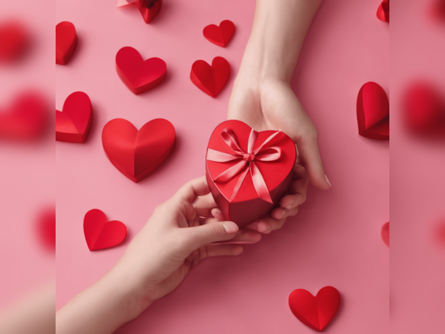 Promise Day 2021: 5 Unique Promise Day Gifts For Your Valentine