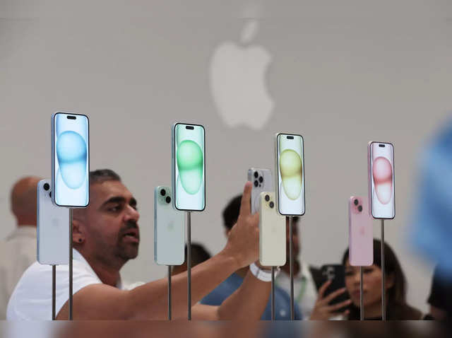iPhone 15 Twitter Reaction: Apple unveils iPhone 15, iPhone 15 Pro
