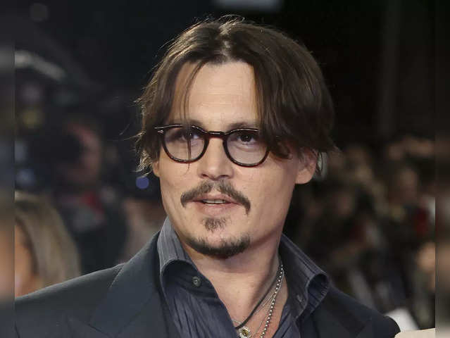 Johnny Depp Admits to Using an Earpiece, as Well as Generally Falling Apart