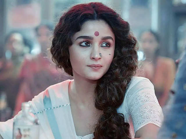 Alia Bhatt REACTS to people trolling her transparent bag: 'yes the bag was  empty' - See photos | Hindi Movie News - Times of India