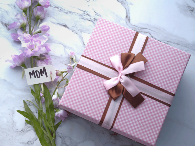 Gift Guide For Mom - Mash Elle