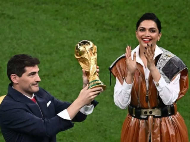 Deepika Padukone Fifa Trophy: Deepika Padukone is first Indian to unveil  FIFA World Cup trophy - The Economic Times