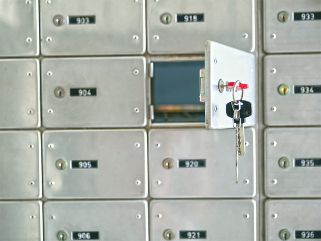 Discharge of locker contents by banks due to non-payment of locker rent