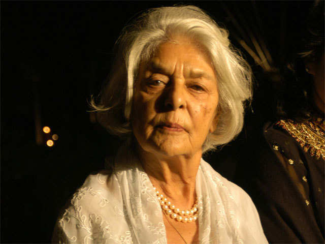 Rajmata Gayatri Devi: Gayatri Devi's grandchildren her legal heirs: Delhi  HC - The Economic Times