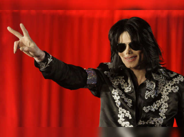 Michael Jackson's Clothes  Michael jackson outfits, Michael jackson smile, Michael  jackson