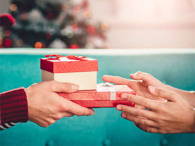 26 BEST GIFTS FOR THE PARENTS WHO HAVE EVERYTHING | GIFT GUIDE | Good gifts  for parents, Gifts for inlaws, Christmas gifts for parents