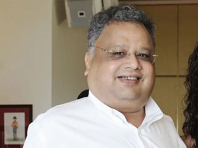 Rakesh Jhunjhuwala Pied Piper Of Dalal Street Says Money Not Source Of Happiness The Economic Times The long fellow in the strange coat and flute in hand persuades. pied piper of dalal street says money