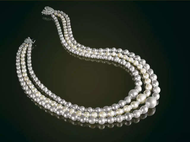 South Sea and Diamond Pearl Necklace - Pearl & Clasp