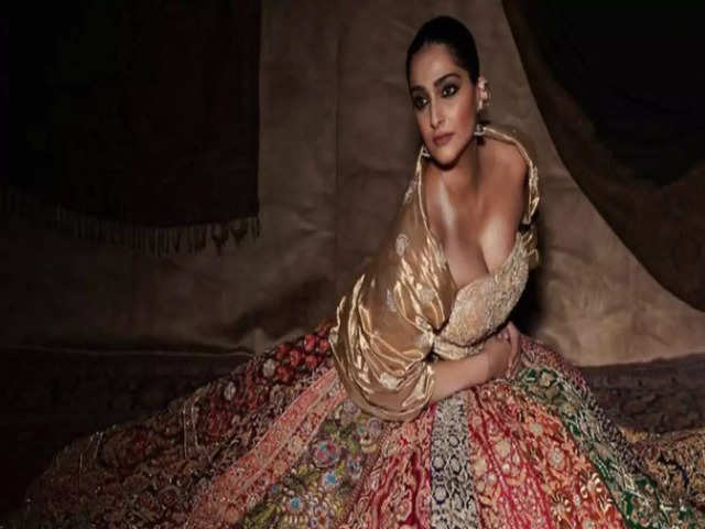 Shop Sonam Kapoor Reception Lehenga Blouse RC 92 Replica Online