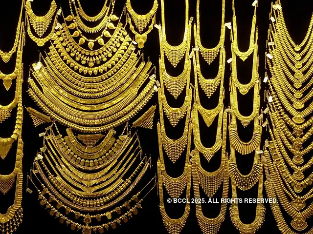 Jewellery Retailer Malabar Gold To Invest Rs 2 000 Cr To Open 80 Stores In 2017 The Economic Times