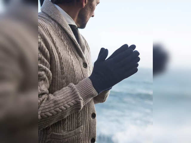 Best winter gloves for men: Best winter gloves for men - Your Gateway to  warmth, style, and unparalleled protection - The Economic Times