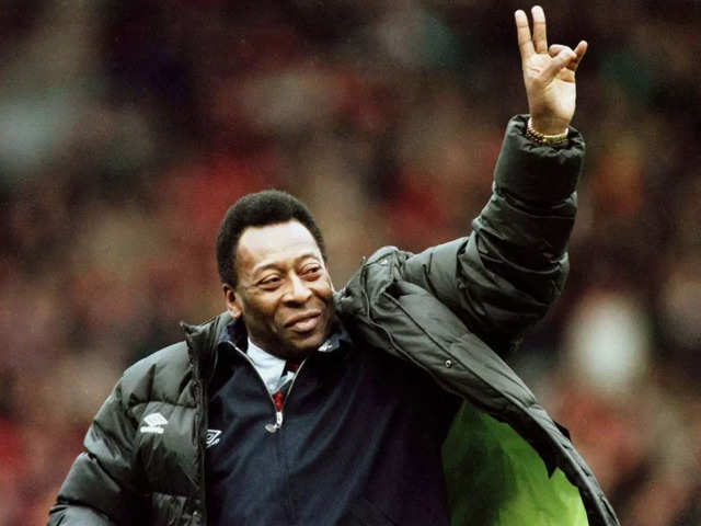 Kylian Mbappe and Usain Bolt lead tributes to Pele after his death