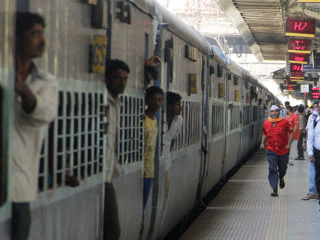 Western Railway To Revise Porterage Waiting Room Charges