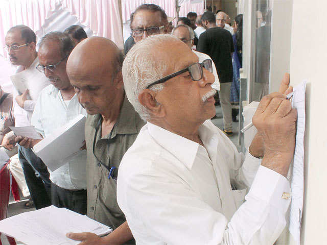 Maharashtra to lower the age of 'senior citizens' to 60 years - The  Economic Times