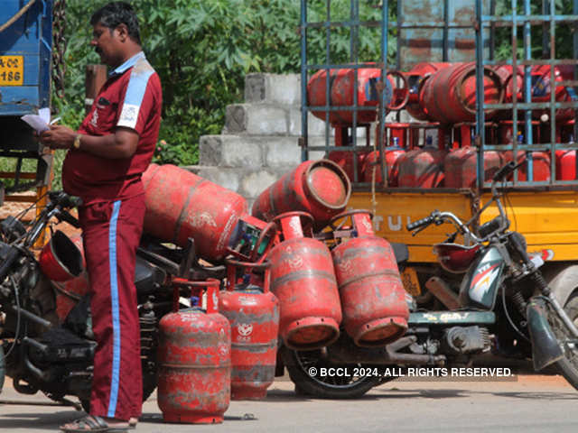 Government Releases 6 Croreth Lpg Connections Under Pmuy The