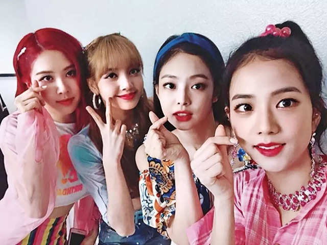 https://img.etimg.com/thumb/width-640,height-480,imgsize-70038,resizemode-75,msid-99891380/news/new-updates/blackpink-becomes-first-female-group-in-history-to-surpass-40-million-followers-on-spotify.jpg