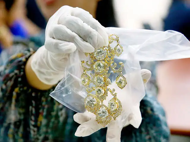 Gold Tbz Reveals Its New Collection Of Diamond And Gold Jewellery For Festive Season The Economic Times Charge amount usually depends on the design of it. gold tbz reveals its new collection of