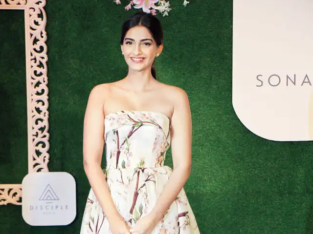 For Sonam Kapoor Delhi Is The Fashion Capital The Economic Times Sir anish ( ˈænɪʃ ).