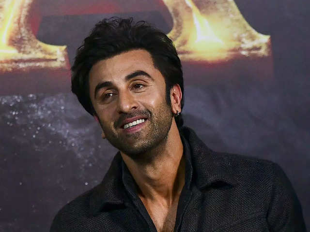 RanbirKapoor is going to be back on screen next year with four releases. 🤩  #superexcited 💕
