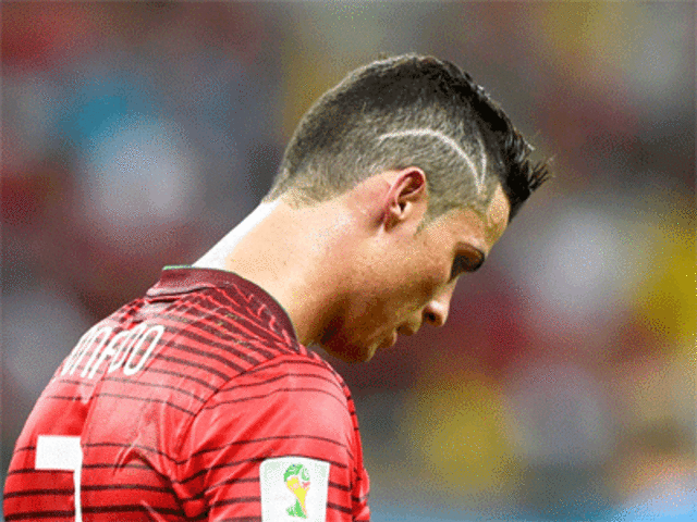 Cristiano Ronaldo Sports New Hairstyle As Juventus Get Thrashed By AC Milan  | Soccer Laduma