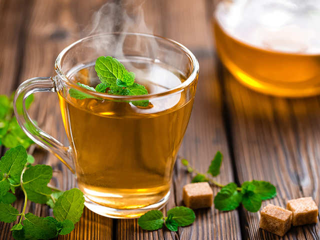 Antioxidant: A warm cup of green tea can help you fight 'superbugs ...