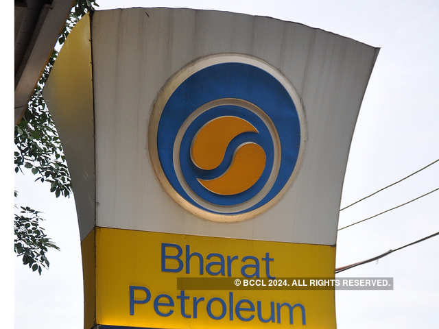 Bharat Petroleum Logo Displayed on a Modern Smartphone Editorial Image -  Image of illustrative, petrol: 137032785