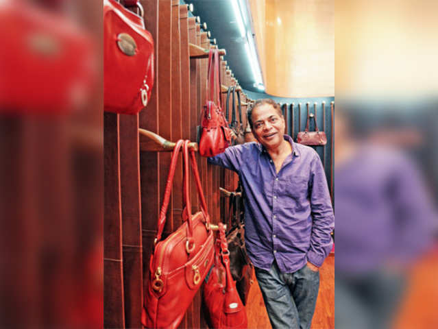 5 must have bags from the Hidesign sale - Times of India